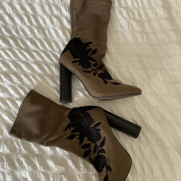 Qupid Parma Khaki stretch high heel boots size 9 - Picture 3 of 15